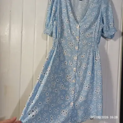 Vestido floral verde con mangas abullonadas - miniatura 5