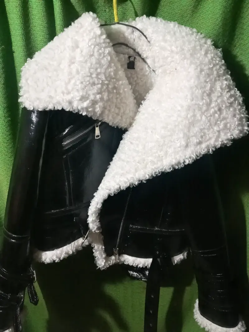 Chaqueta de cuero sintético con forro de lana - 3