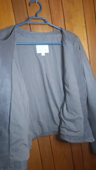 Chaqueta de cuero gris Hinge para mujer - miniatura 6