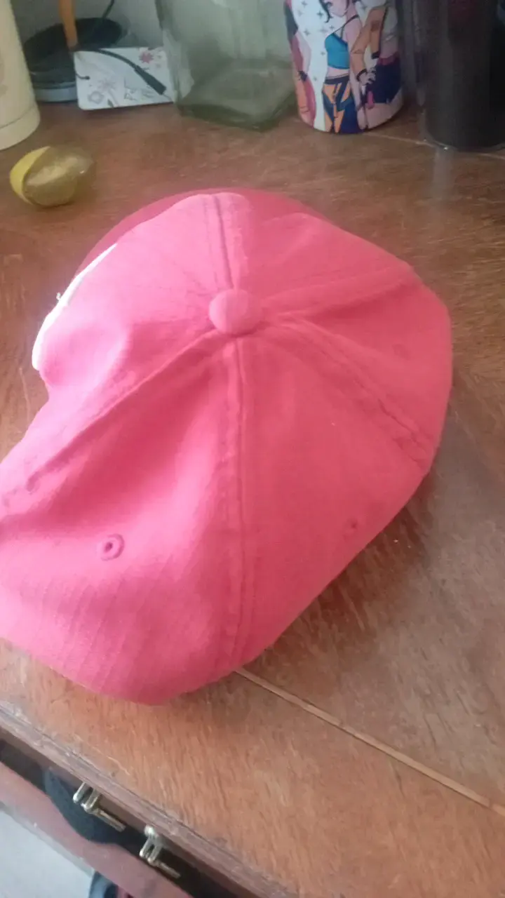Gorra roja Flexfit con logo bordado - 5