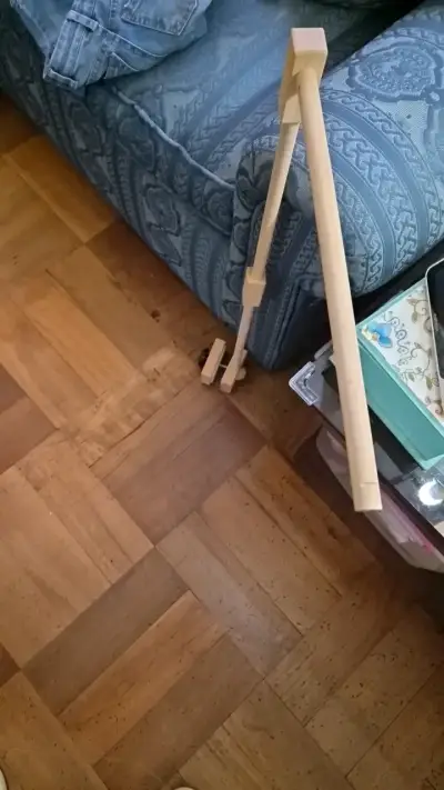 Soporte ajustable de madera para guagua - miniatura 4