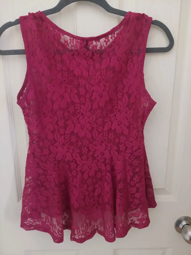 Blusa de encaje fucsia sin mangas para mujer - 4