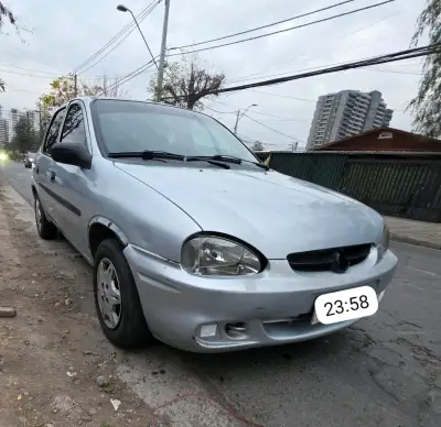 Auto en muy buen estado todo original - miniatura 1