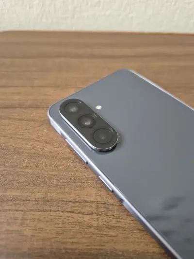 Samsung Galaxy A56 5G en buen estado - miniatura 5