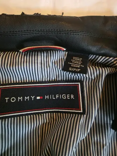 Chaqueta de cuero negra Tommy Hilfiger para mujer - miniatura 4