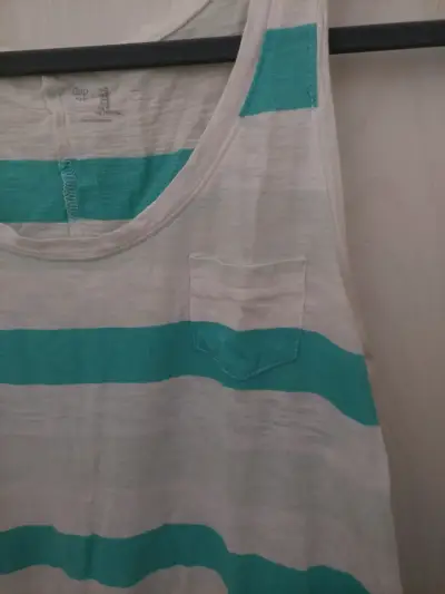 Polera sin mangas a rayas Gap para mujer - miniatura 3