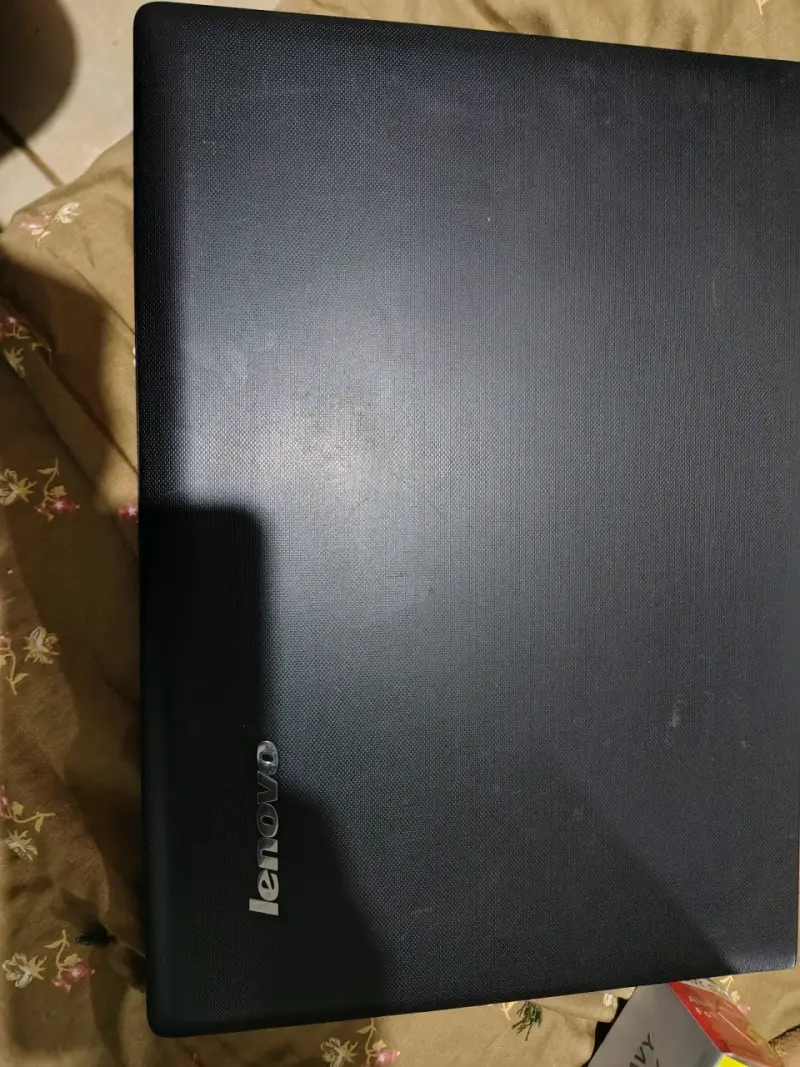 Lenovo con cargador original - 3