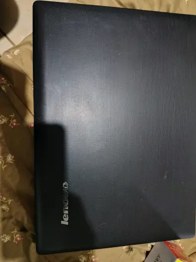 Lenovo con cargador original - miniatura 3