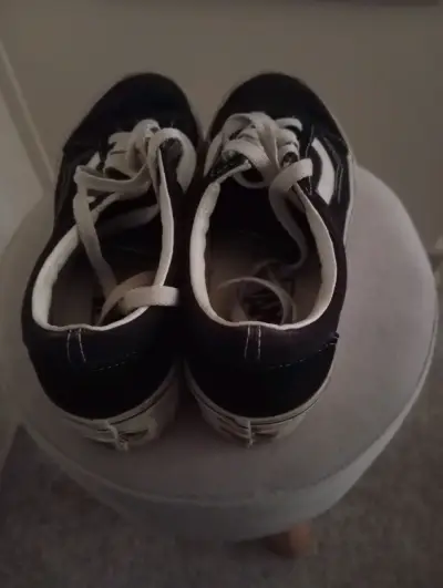 Zapatillas Vans Old Skool negras y blancas - miniatura 1