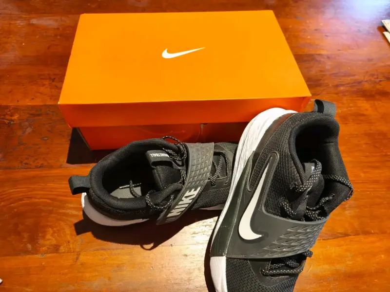 Zapatillas Nike Hustle d12 - 3
