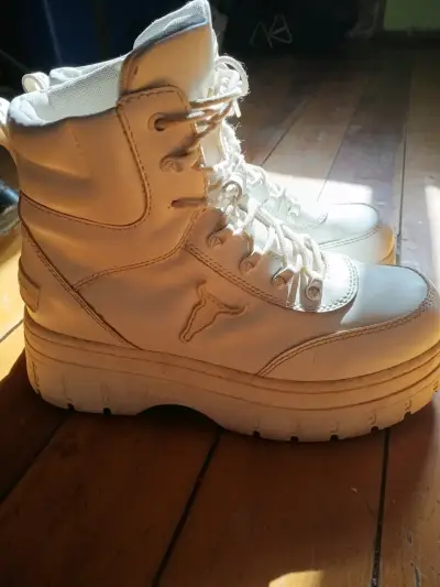 Botas de cuero blancas Windorsmith talla 10 - miniatura 1