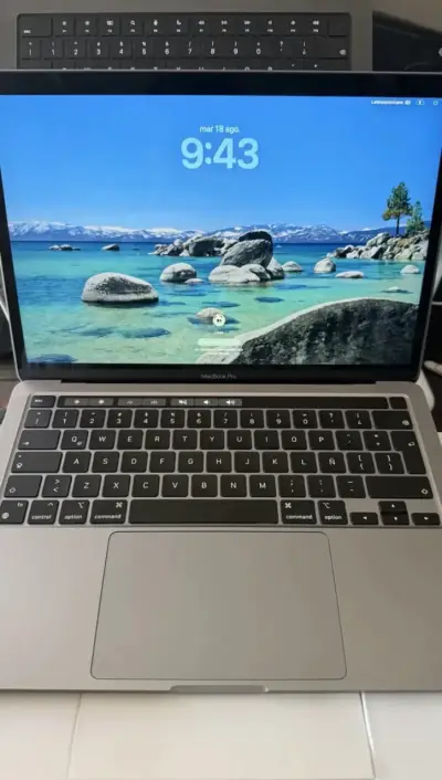 MacBook Pro 13” M2 con touchbar - miniatura 1