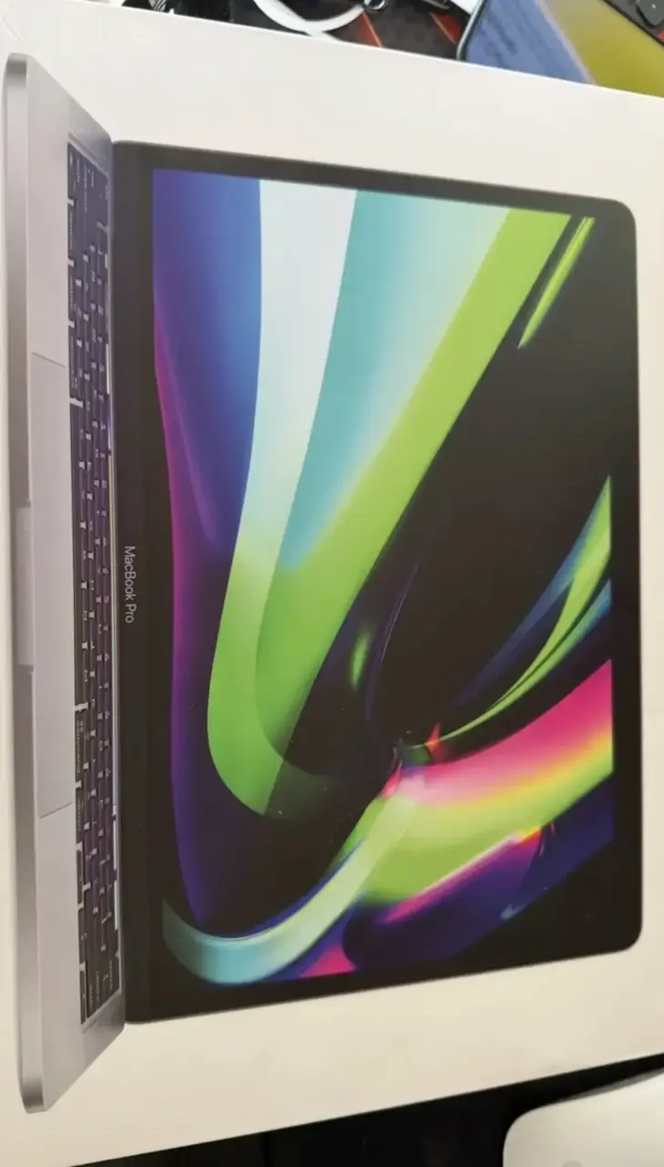 MacBook Pro 13” M2 con touchbar - 6