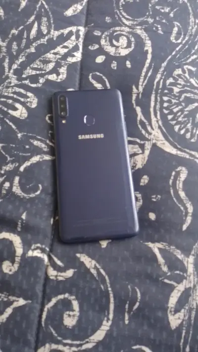 Smartphone Samsung Galaxy A20s en buen estado - miniatura 1
