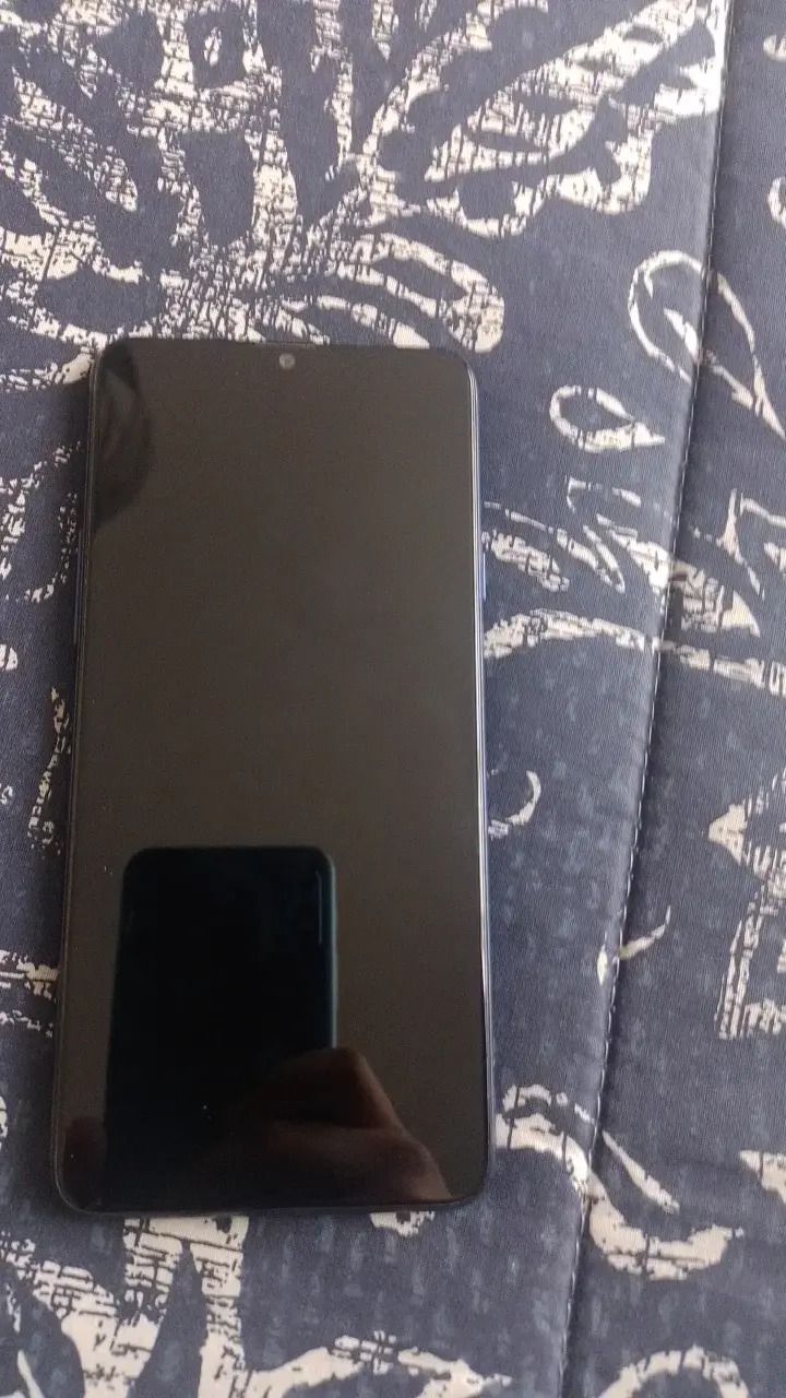 Smartphone Samsung Galaxy A20s en buen estado - 2