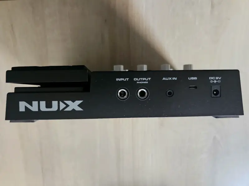 Pedalera de guitarra NUX MG-300 con pedal - 2