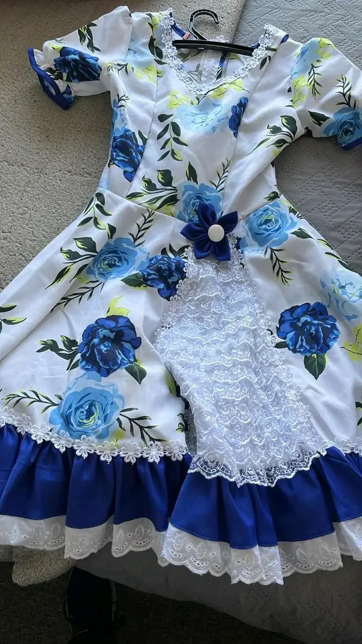Vestido de huasa chilena con flores - 1