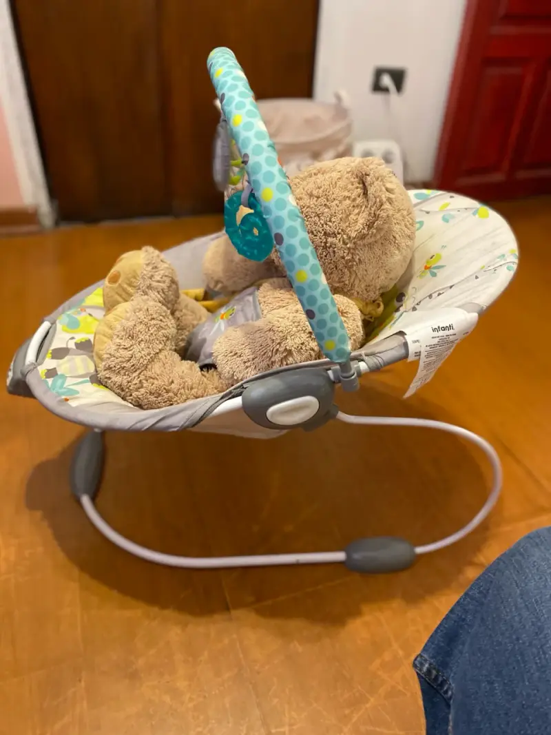 Silla mecedora para bebé con juguetes colgantes - 3