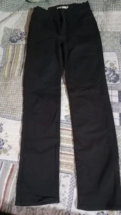 Pantalones negros de mezclilla para Mujer - miniatura 1