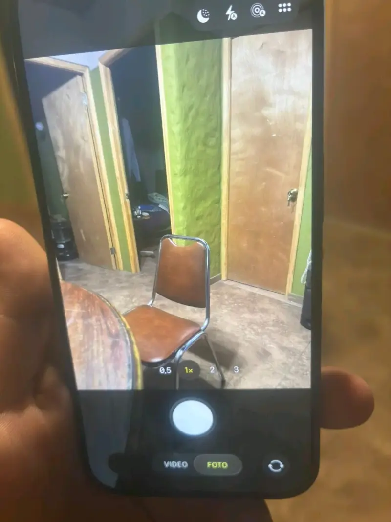 iPhone 15 Pro en buen estado - 4