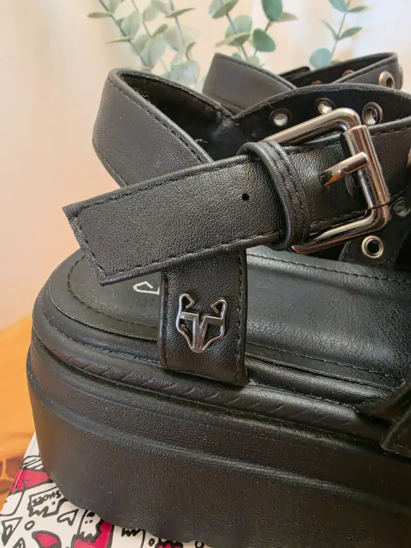 Sandalias negras de plataforma con hebillas Gotta - 4