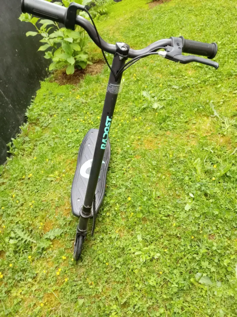 Scooter marca radost - 2