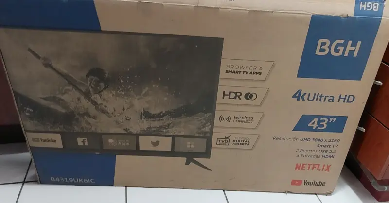 Smart TV BGH 43 pulgadas 4K Ultra HD - 4