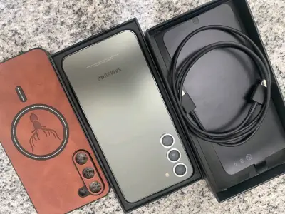 Samsung Galaxy S23+ 256GB con accesorios - miniatura 1