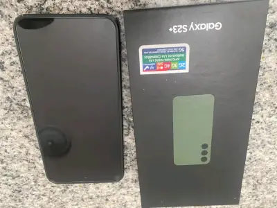 Samsung Galaxy S23+ 256GB con accesorios - miniatura 3
