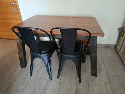 Mesa de comedor de madera nativa - miniatura 1