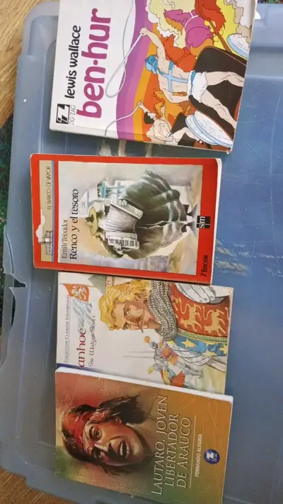 Lote de 4 libros clásicos y novelas - miniatura 1