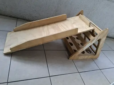 Tobogán y rampla Pikler de madera para niños - miniatura 2