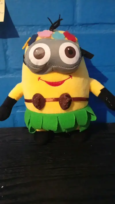 Peluche Minion hawaiano - miniatura 1