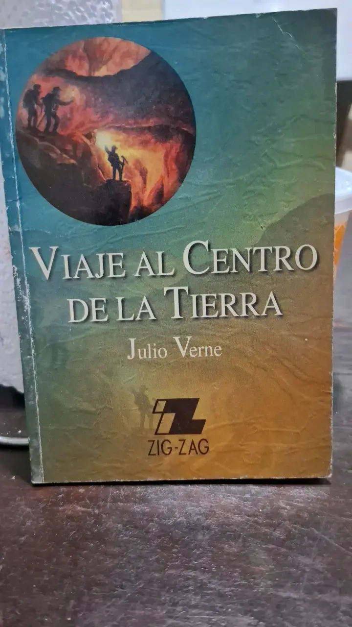 Libro Viaje al Centro de la Tierra de Julio Verne - 1
