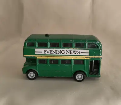 Bus de Metal Decorativo de Coleccion - miniatura 1