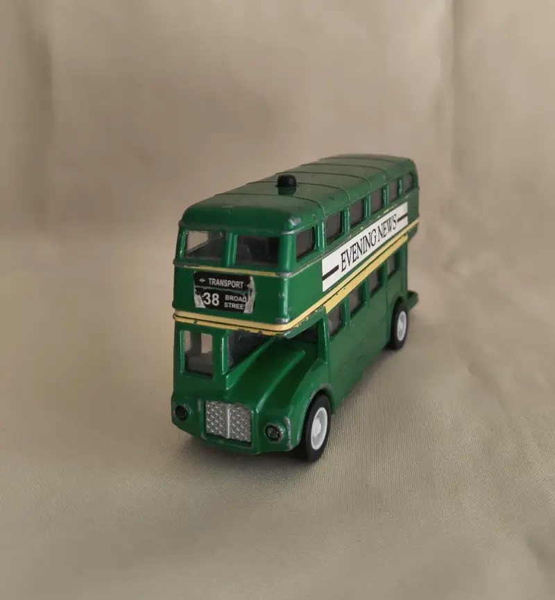 Bus de Metal Decorativo de Coleccion - 4
