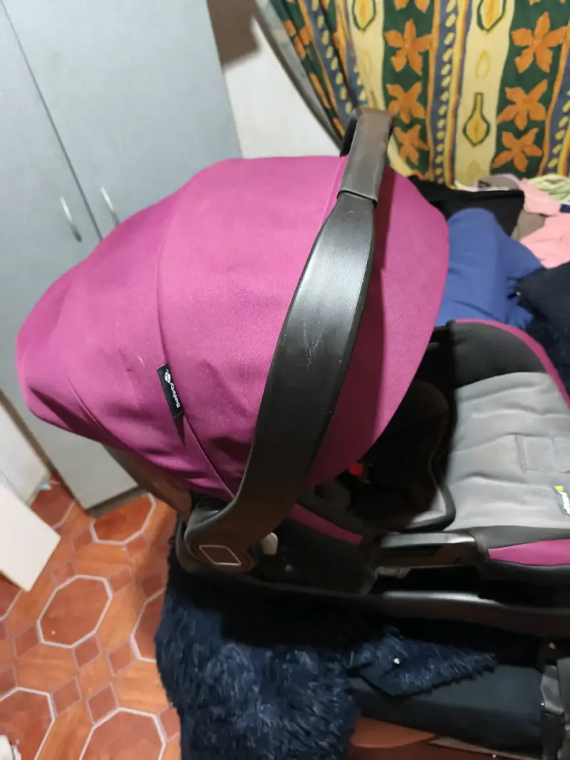 Silla de auto para bebé OnBoard 35 morada - 4