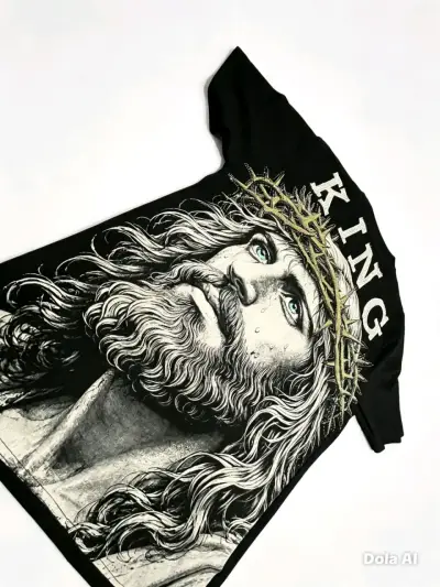 Polera en tendencia estampada  con diseño gráfico - miniatura 1