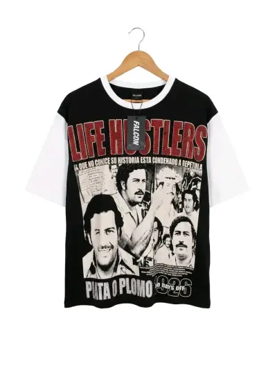 Polera en tendencia estampada  con diseño gráfico - miniatura 3