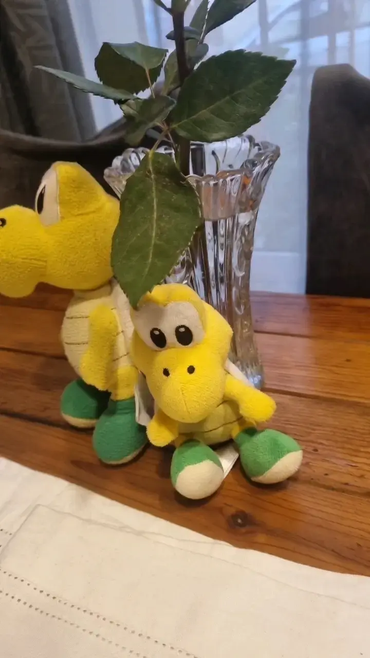 Peluches de tortuga amarillos y verdes - 2