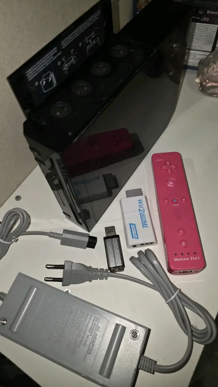 Consola Nintendo Wii con control y accesorios - 2