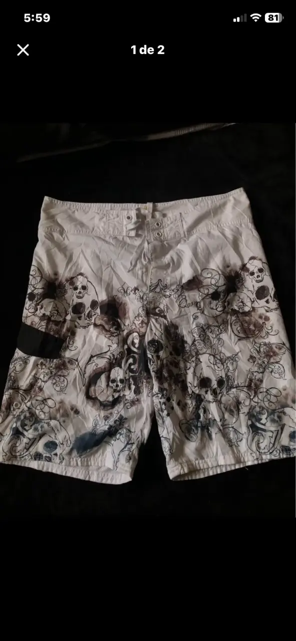 Shorts de playa con diseño de calaveras - 1