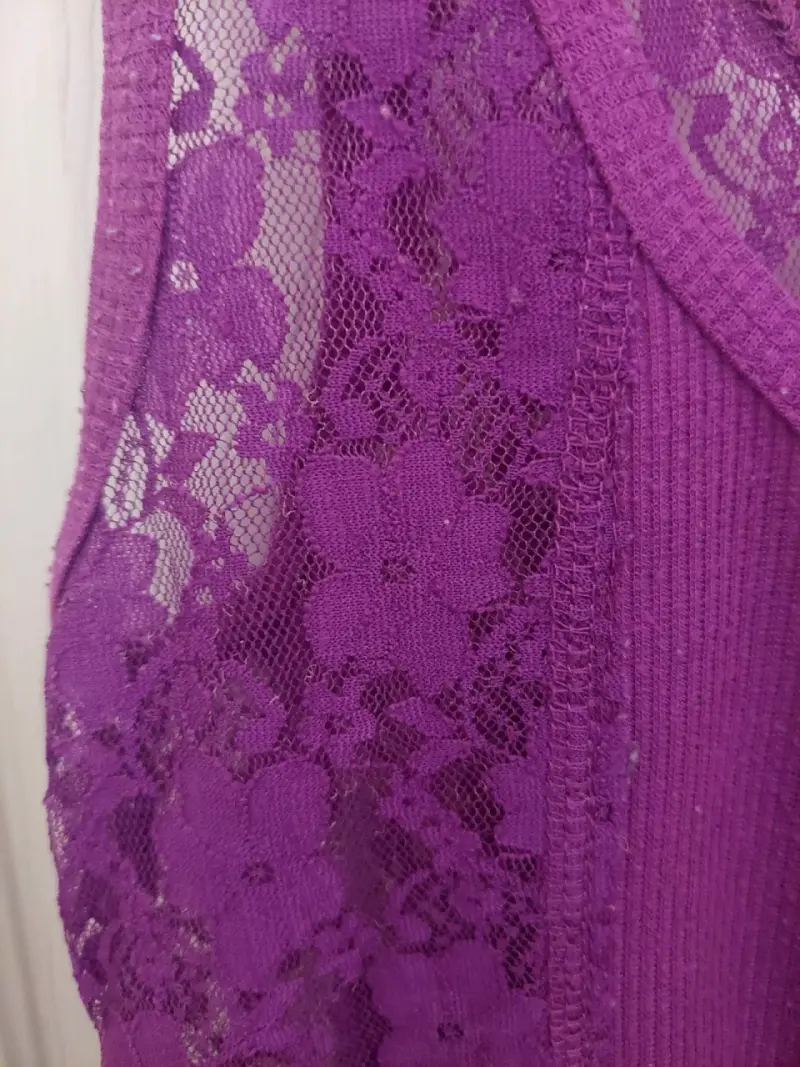 Blusa sin mangas morada con encaje Wados - 6