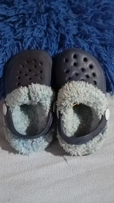 Zuecos de invierno con forro polar para niños - miniatura 1