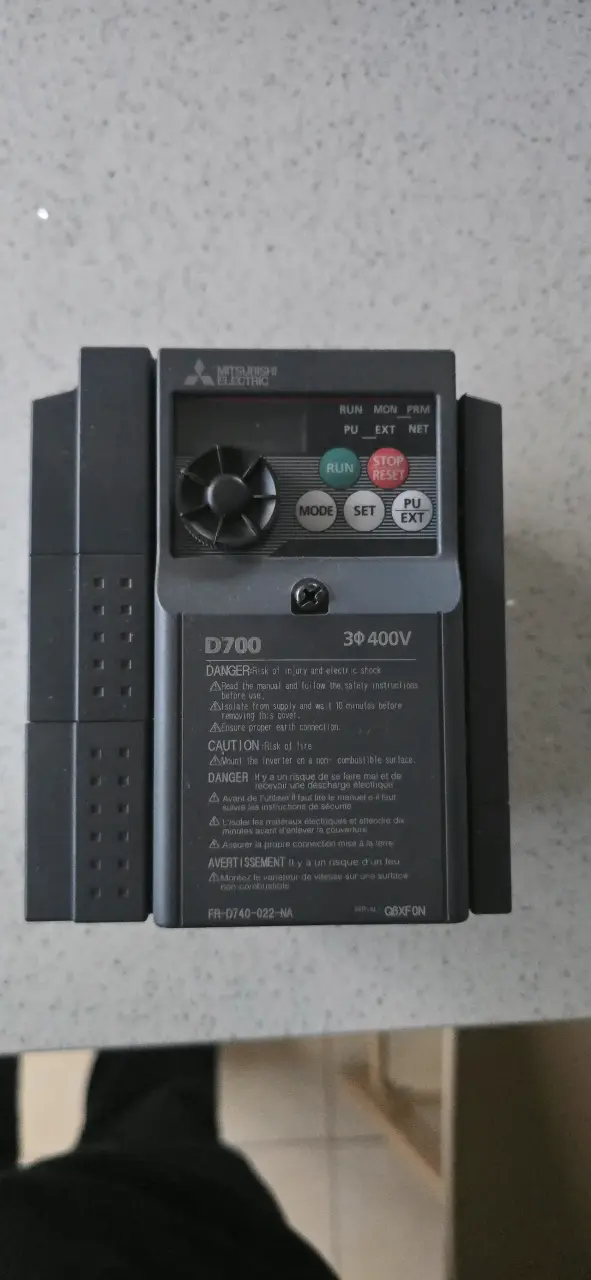 Inversor Mitsubishi Electric D700 3F 400V - 1
