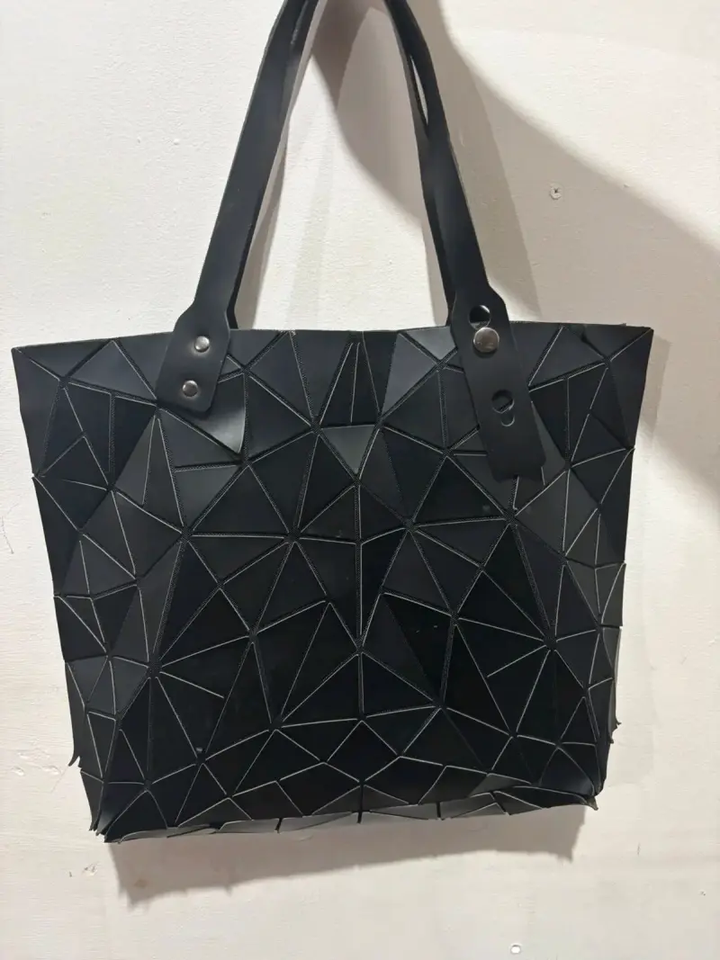Cartera de mano rosa con cierre metálico - 3