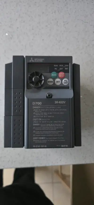 Inversor Mitsubishi Electric D700 3F 400V - miniatura 1