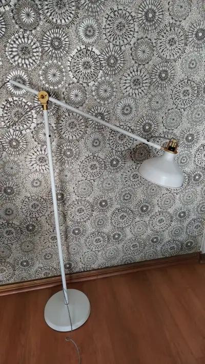 Lámpara de pie ajustable blanca - miniatura 2