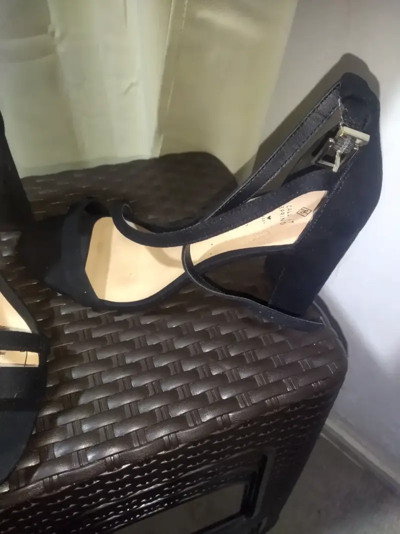 Sandalias de tacón alto negras elegantes - 3