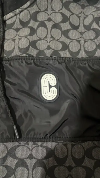 Polerón con capucha Coach negro y gris - miniatura 3
